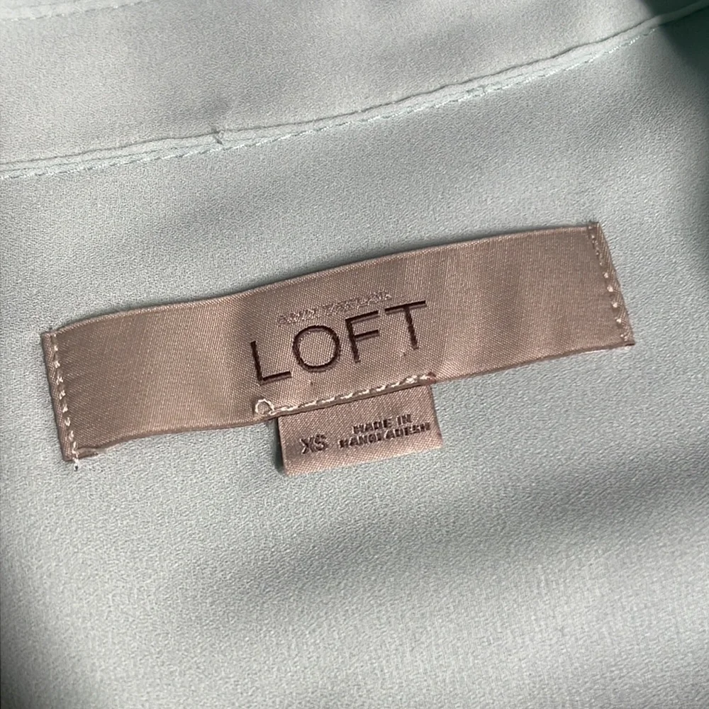 LOFT XS LIGHT MINT GREEN BUTTON BLOUSE - Picture 6 of 7